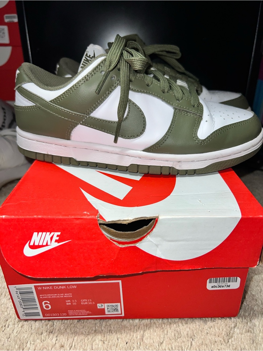 Women’s Nike Dunk Low white/olive size 6